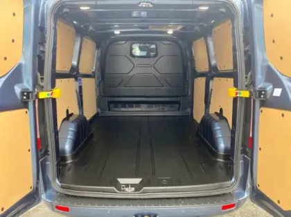 Photo 10 Ford Transit Custom Fg 300 L1H1 2.0 EcoBlue 130 S&S Limited BVA6 7cv