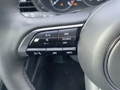 Photo 17 Mazda 3 2.5 e-SKYACTIV-G M-Hybrid 140ch Exclusive Line 2025 Euro6e