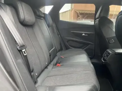 Photo 31 Peugeot 3008 II Puretech 130 S&S GT LINE