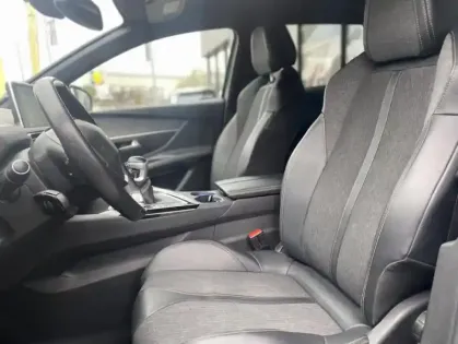 Photo 16 Peugeot 3008 II Puretech 130 S&S GT LINE