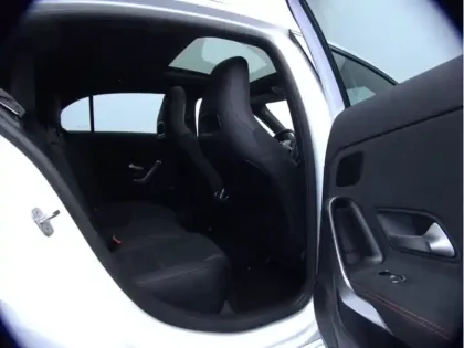 Photo 19 Mercedes Classe A 200 d AMG Line