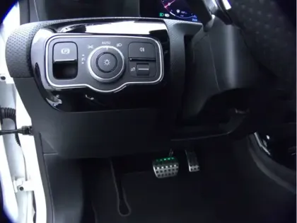 Photo 13 Mercedes Classe A 200 d AMG Line