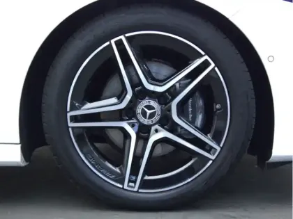 Photo 10 Mercedes Classe A 200 d AMG Line