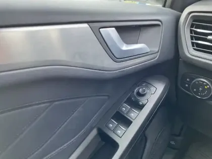 Photo 5 Ford Focus SW 1.0 Flexifuel mHEV 125ch Titanium X Business Powershift