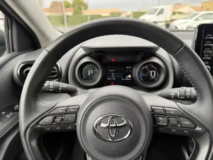 Photo 16 Toyota Yaris Hybride 116h Design