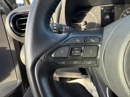 Photo 11 Toyota Yaris Hybride 116h Dynamic business