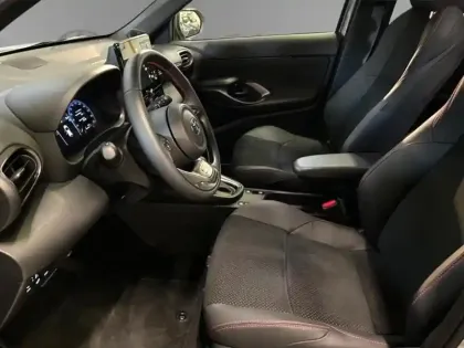 Photo 8 Toyota Yaris Hybride 1.5 HYBRID 130H GR SPORT AUTO