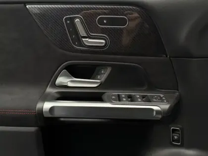 Photo 22 Mercedes GLB 200 d AMG Line