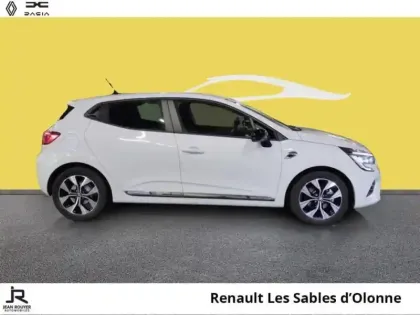 Photo 12 Renault Clio  1.6 E-Tech hybride 140ch Limited -21N
