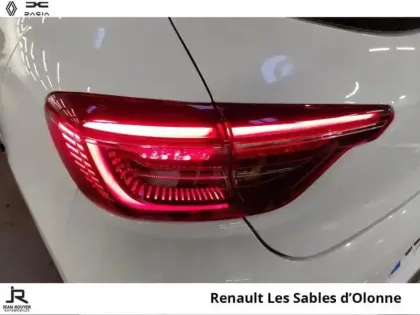 Photo 13 Renault Clio  1.6 E-Tech hybride 140ch Limited -21N