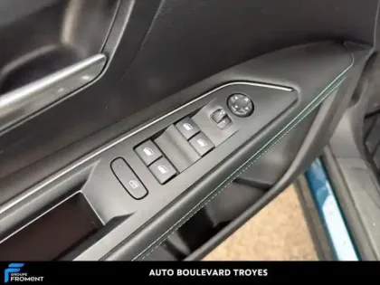 Photo 13 Peugeot 3008  1.5 BlueHDi 130ch S&S Allure Pack