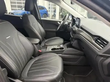 Photo 10 Ford Kuga  2.5 Duratec 190ch FHEV E85 Vignale BVA