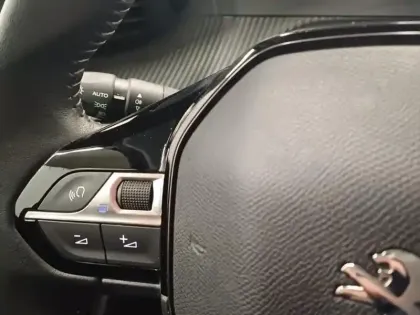 Photo 13 Peugeot 2008  1.2 PureTech 130ch S&S Allure