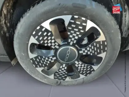 Photo 24 Fiat 600  1.2 Hybrid 100ch La Prima DCT6 Sieges cuir GPS Camera