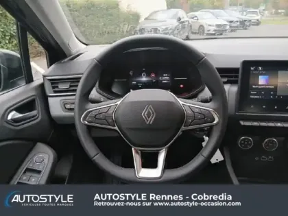 Photo 14 Renault Clio  1.5 dCi 100ch Evolution - 25