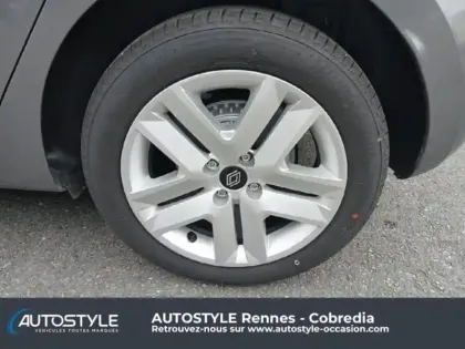 Photo 8 Renault Clio  1.5 dCi 100ch Evolution - 25