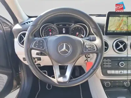 Photo 11 Mercedes Classe A  180 Sensation 7G-DCT