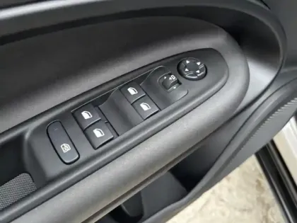 Photo 14 Alfa Romeo Junior  1.2 Ibrida 136ch Premium DCT6