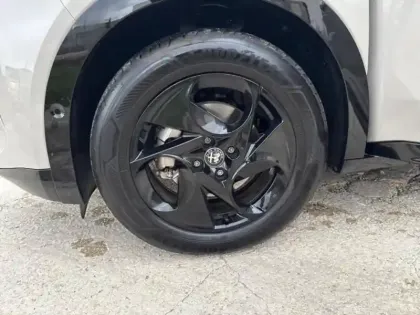 Photo 11 Alfa Romeo Junior  1.2 Ibrida 136ch Premium DCT6