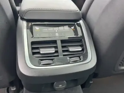 Photo 11 Volvo V60  B4 197ch Ultra Style Dark DCT 7