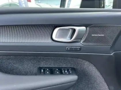 Photo 6 Volvo Xc40  B3 163ch Ultra DCT 7