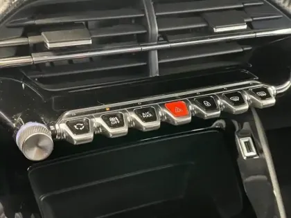 Photo 12 Peugeot 208  1.5 BlueHDi 100ch S&S Active Pack