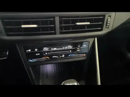 Photo 10 Volkswagen Taigo  1.0 TSI 116ch R-Line Edition DSG7