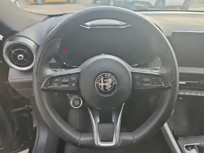 Photo 11 Alfa Romeo Tonale  1.3 PHEV 280ch Ti AT6 e-Q4