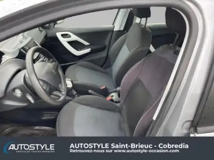 Photo 12 Peugeot 208  1.2 PureTech 68ch E6.c Like 5p