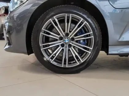 Photo 8 BMW Serie 3 Série 3 Touring 330eA xDrive 292ch M Sport