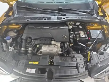 Photo 9 DS DS 3  Crossback PureTech 155ch Grand Chic Automatique 114g