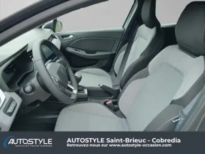 Photo 12 Renault Clio  1.5 dCi 100ch Evolution - 25