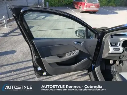 Photo 13 Renault Clio  1.5 dCi 100ch Evolution - 25