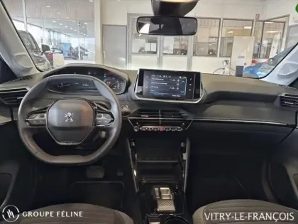 Photo 7 Peugeot 208  e- 136ch Style