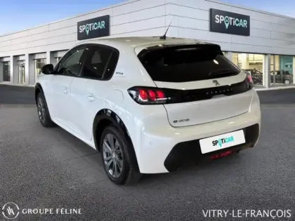 Photo 6 Peugeot 208  e- 136ch Style