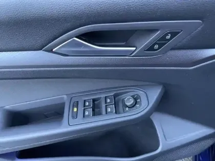 Photo 13 Volkswagen Golf  1.0 TSI OPF 110ch Active