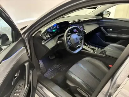 Photo 13 Peugeot 308  SW PHEV 180ch Allure Pack e-EAT8