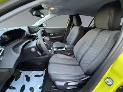 Photo 8 Peugeot 208  e- 136ch Allure