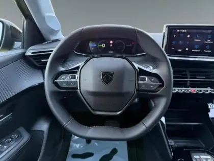 Photo 11 Peugeot 208  e- 136ch Allure