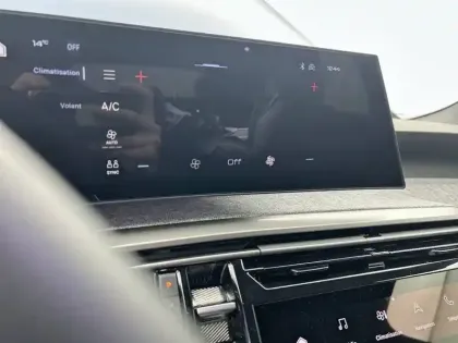 Photo 43 Peugeot 3008  Hybrid 145 e-DCS6