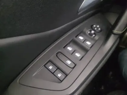 Photo 15 Peugeot 308  Hybrid 145 e-DCS6