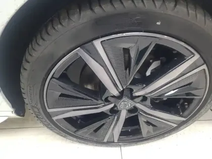 Photo 8 Peugeot 308  Hybrid 145 e-DCS6