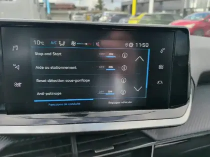 Photo 19 Peugeot 208  PureTech 100 S&S BVM6