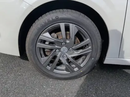 Photo 12 Peugeot 208  PureTech 100 S&S BVM6