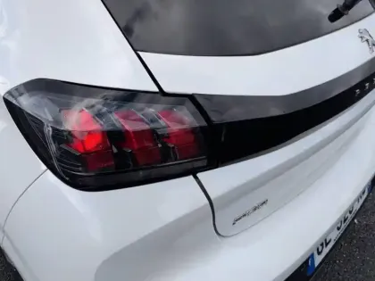 Photo 56 Peugeot 208  PureTech 100 S&S BVM6