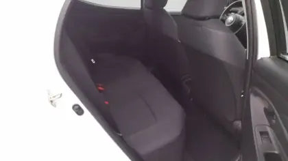 Photo 13 Toyota Yaris  70 VVT-i