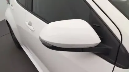 Photo 31 Toyota Yaris  70 VVT-i