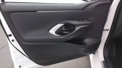 Photo 26 Toyota Yaris  70 VVT-i