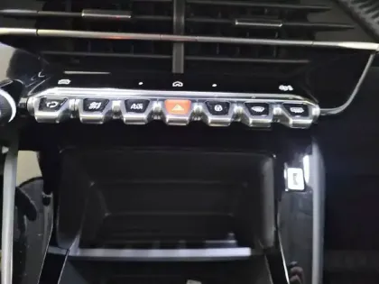 Photo 23 Peugeot 208  PureTech 100 S&S BVM6