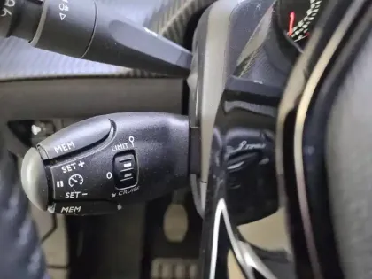 Photo 25 Peugeot 208  PureTech 100 S&S BVM6